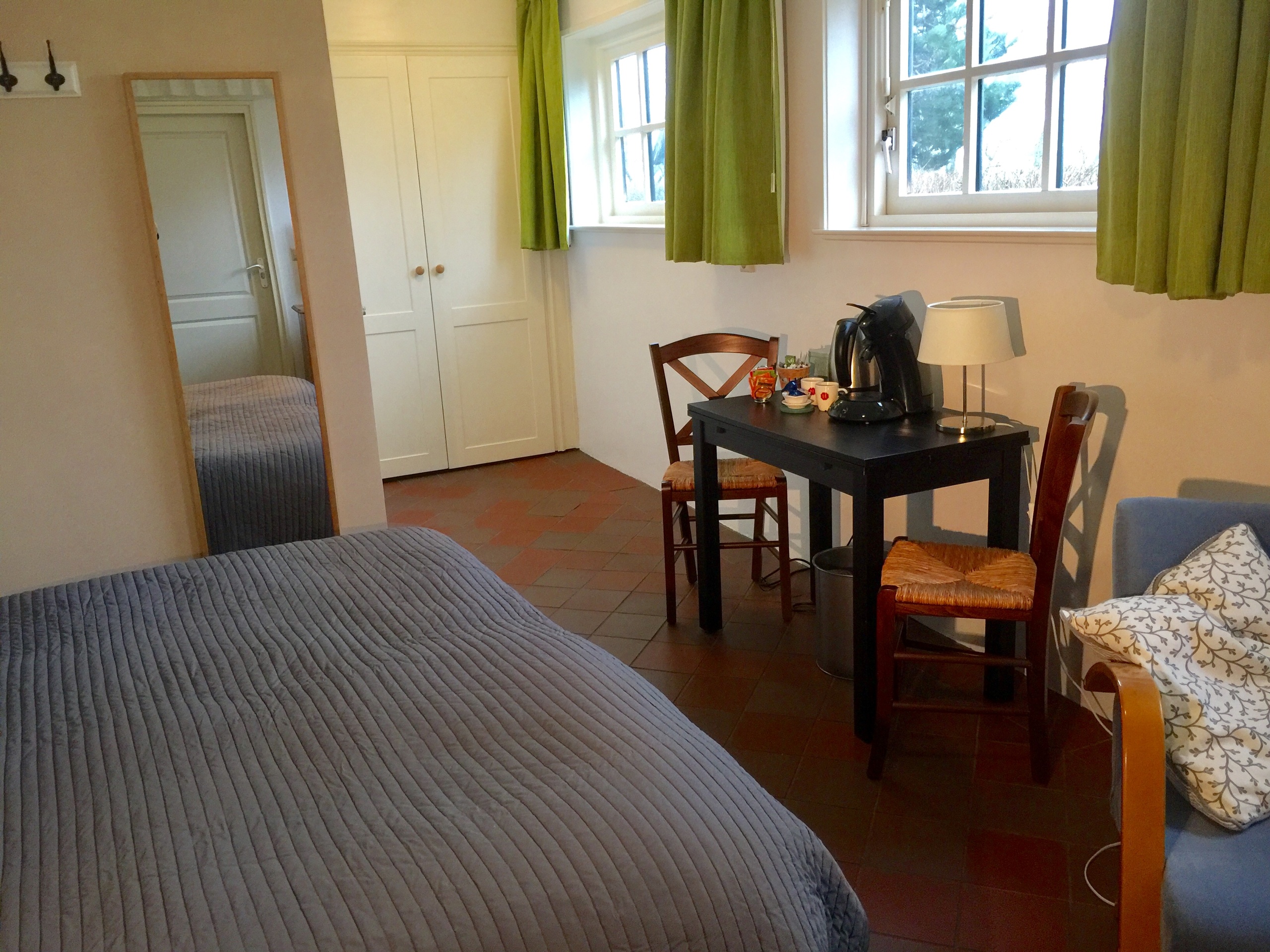 Photo 2 of 4