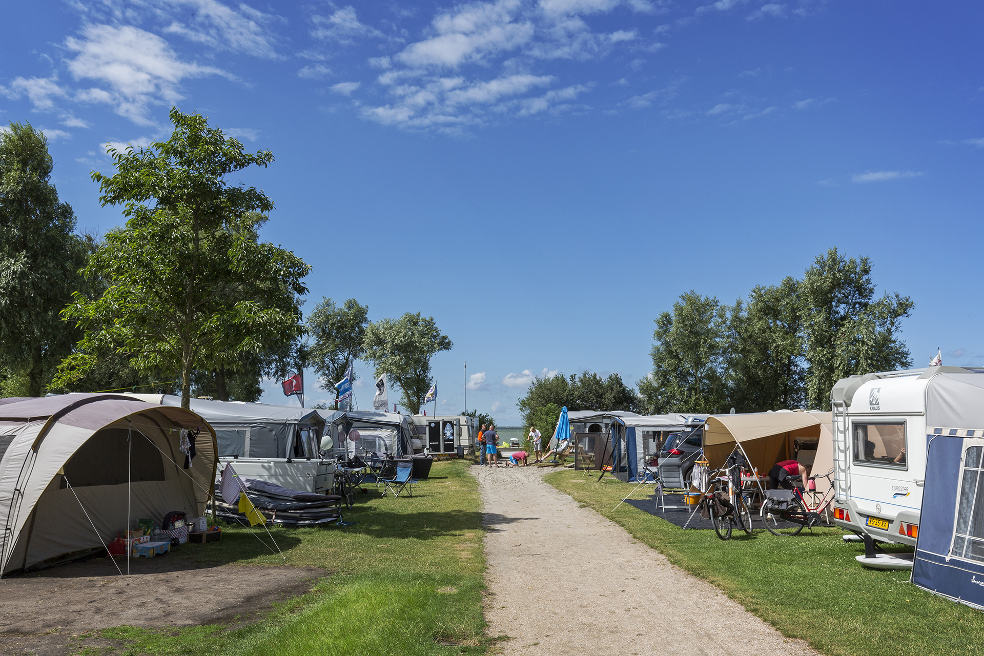 dachzelt ausstellung Dachzelt Expedition 1-4 Personen 53 KG