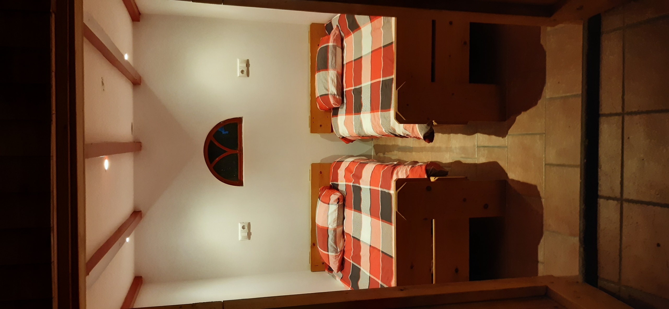 Photo 1 of 7
