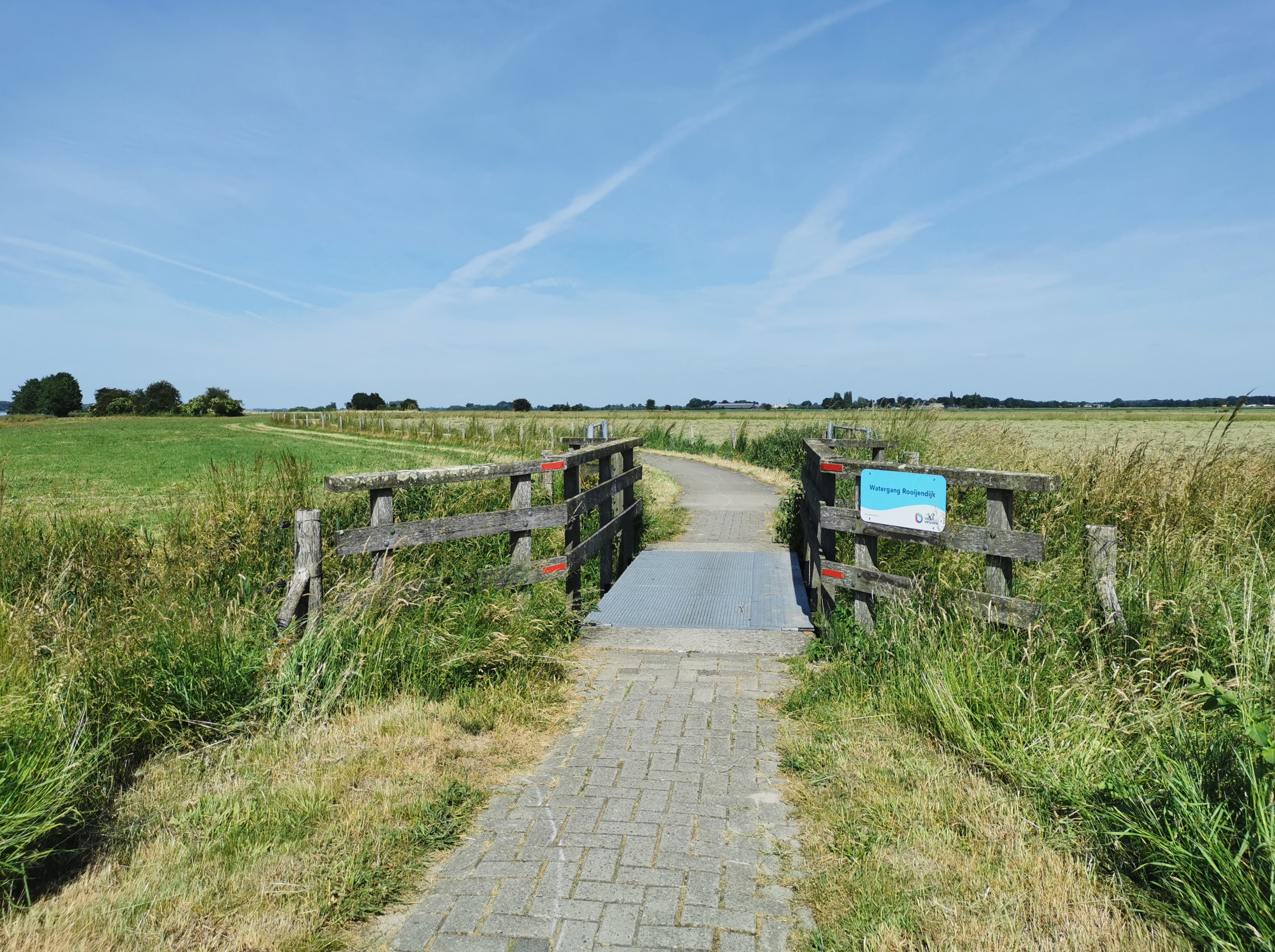 Fietspad met bruggetje