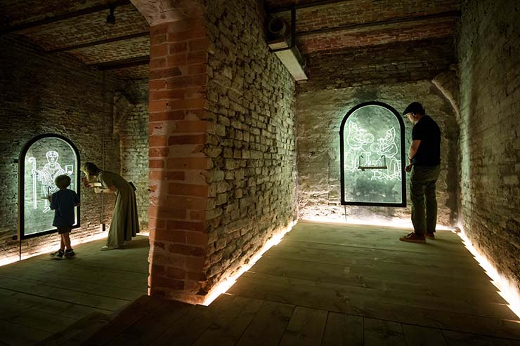 Time Travel Lofen Palace