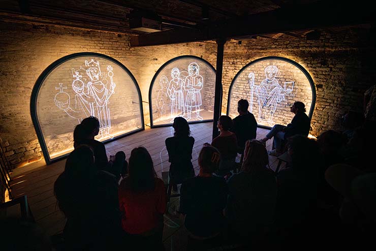 Time Travel Lofen Palace