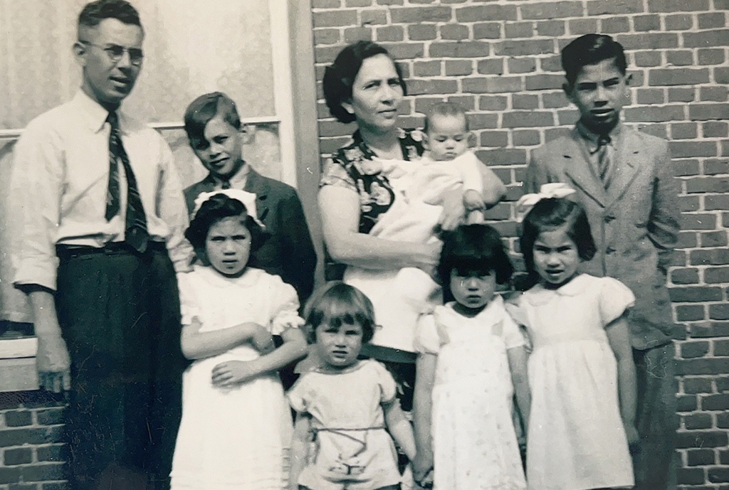 Tussen hier en daar - verhalen van De emigratie generatie