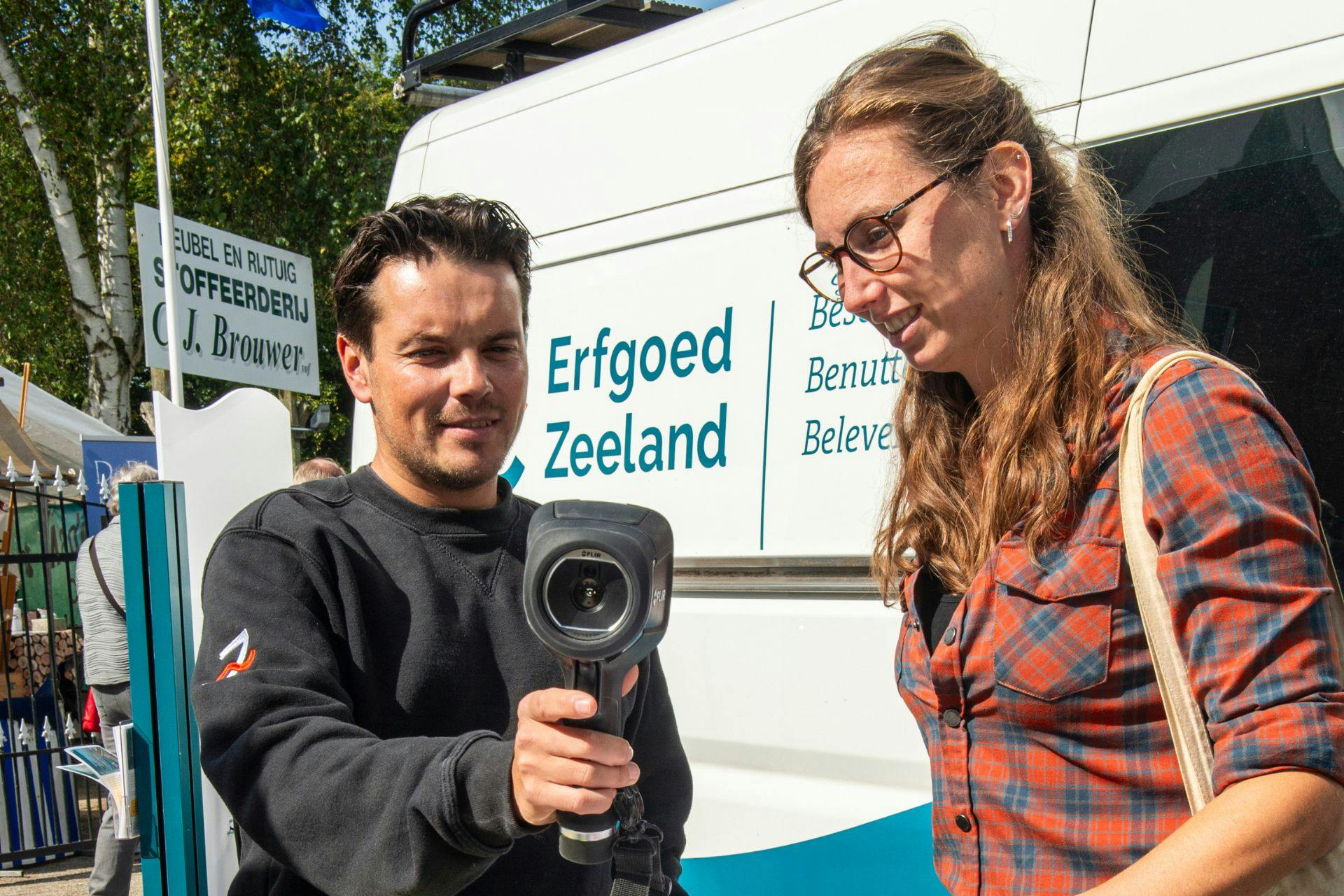 Demo van een thermische camera door de Monumentenwacht.
