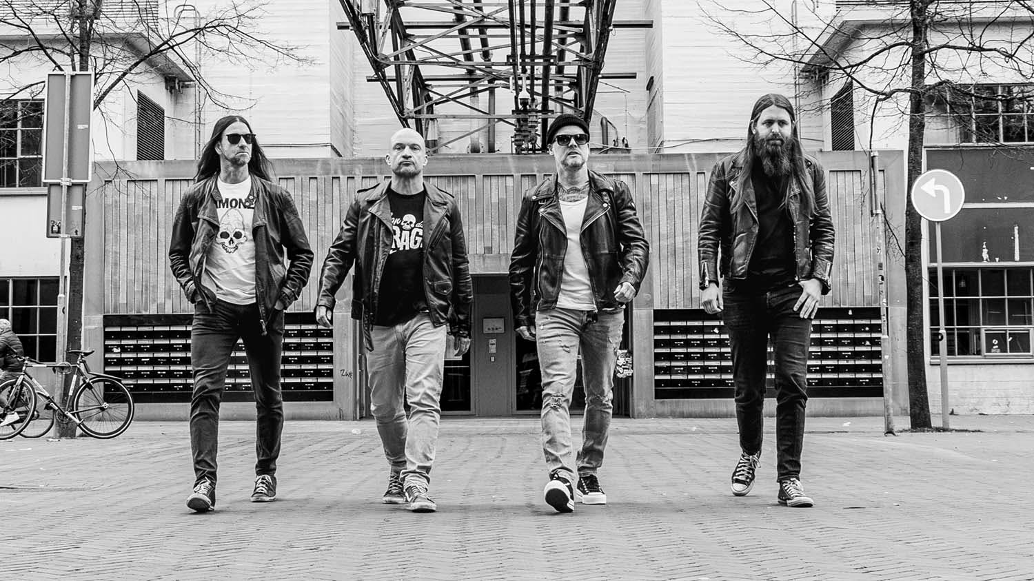 Ramones Alive + Flora Skuller