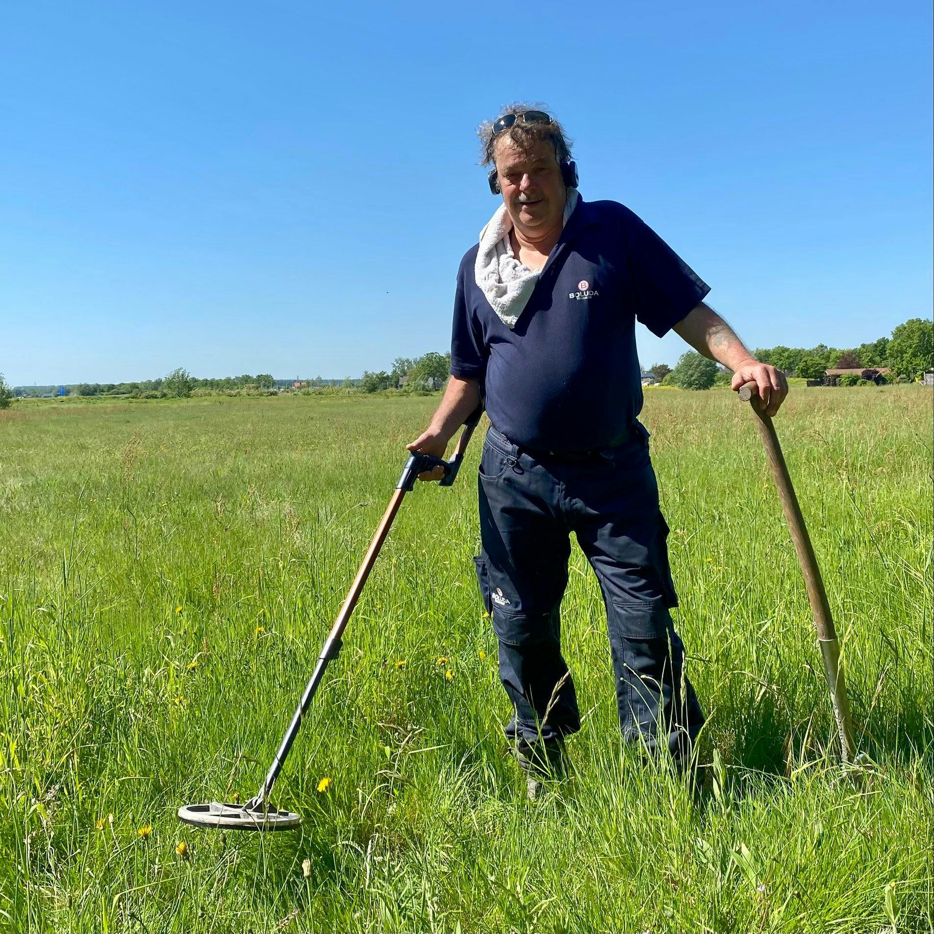 Rob, Rakker, Rijckaert in het land met metaaldetector