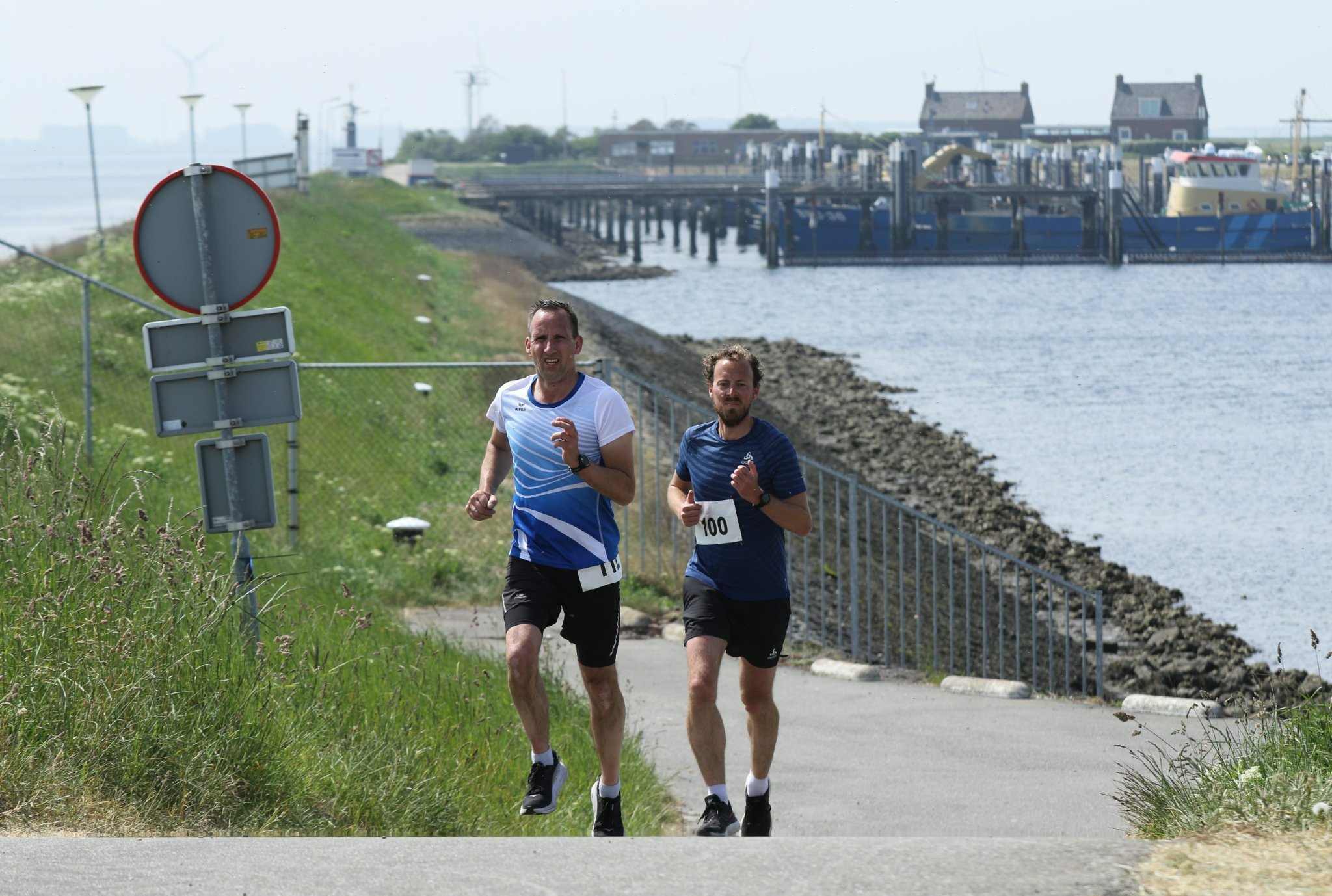 ronde-van-bruinisse-op-schouwen-duiveland-hard-lopen