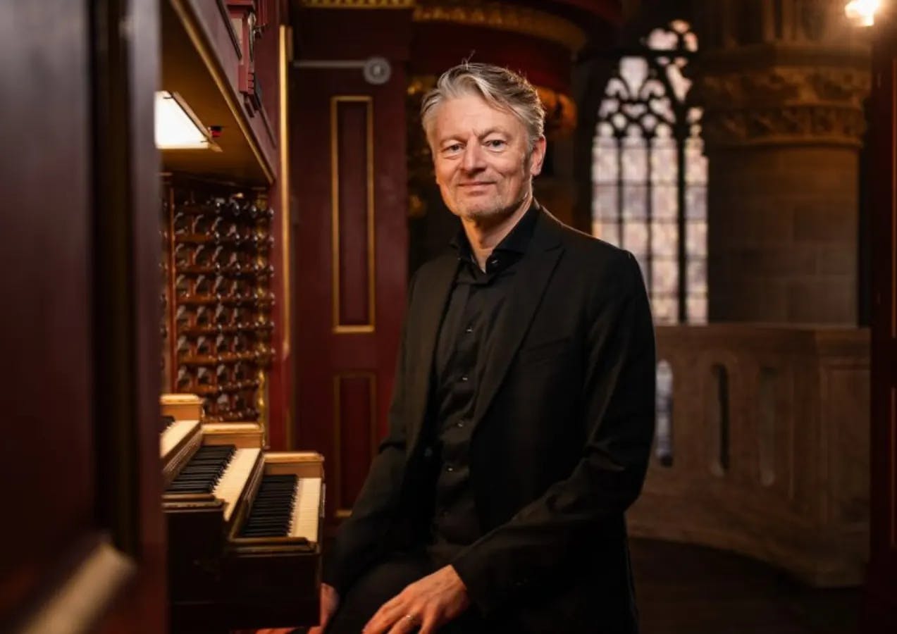 Hayo Boerema, grootmeester van het orgel, geeft een concert tijdens de Brouwse Orgelzomer
