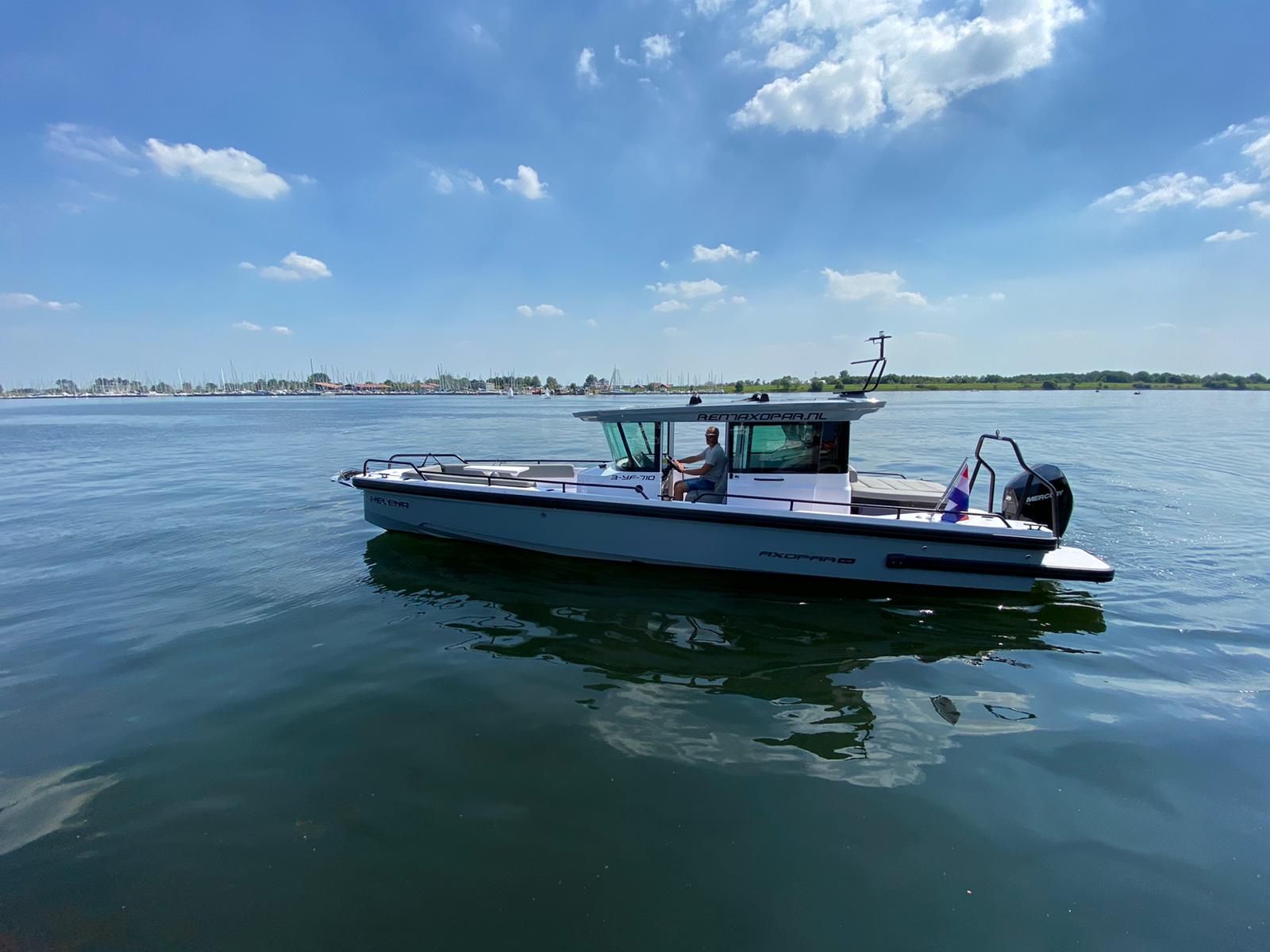Axopar 28 cabin "Helena"
