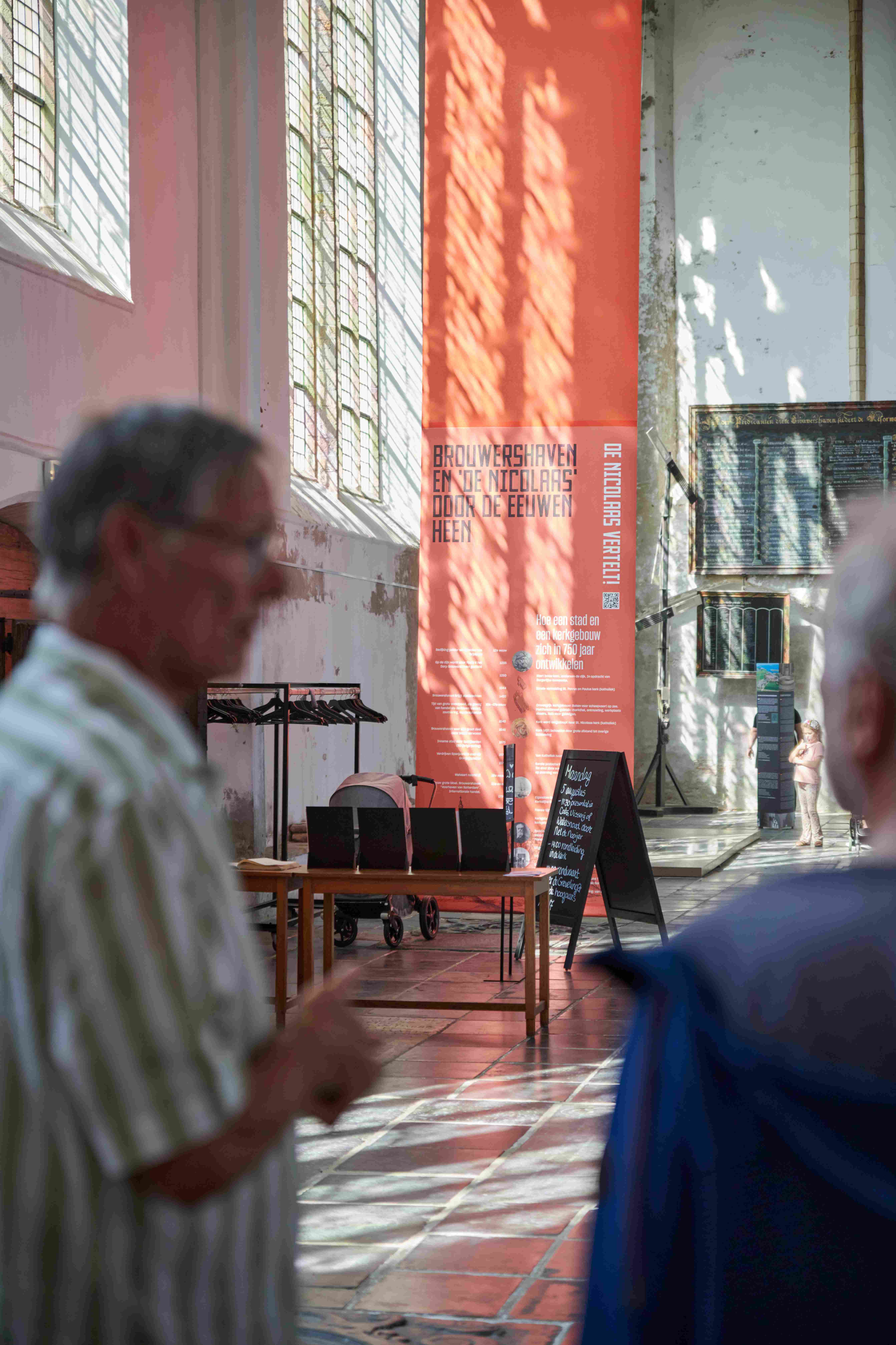 Op-Schouwen-Duiveland-Manifestatie-Brouwershaven-Rondleiding-Nicolaaskerk