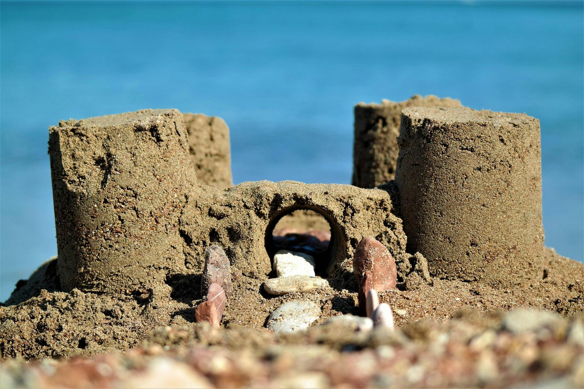 Zandkasteel op het strand
