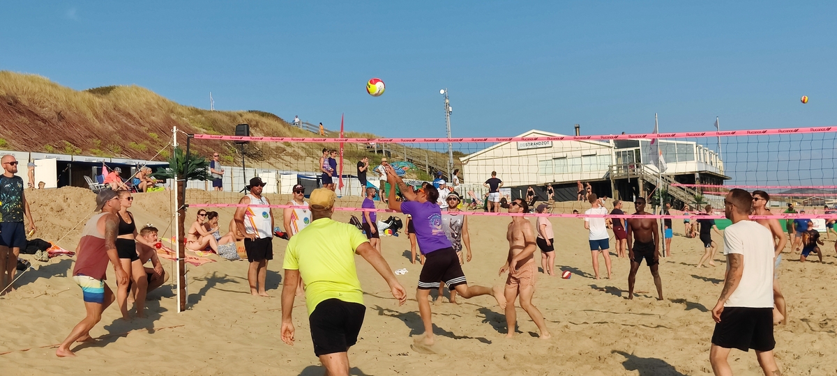 Zomeravond Beachvolleybal Toernooi, powered by Badkoerier