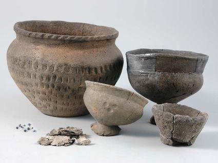 Handgevormd aardewerk uit een van de crematiegraven uit Wehl