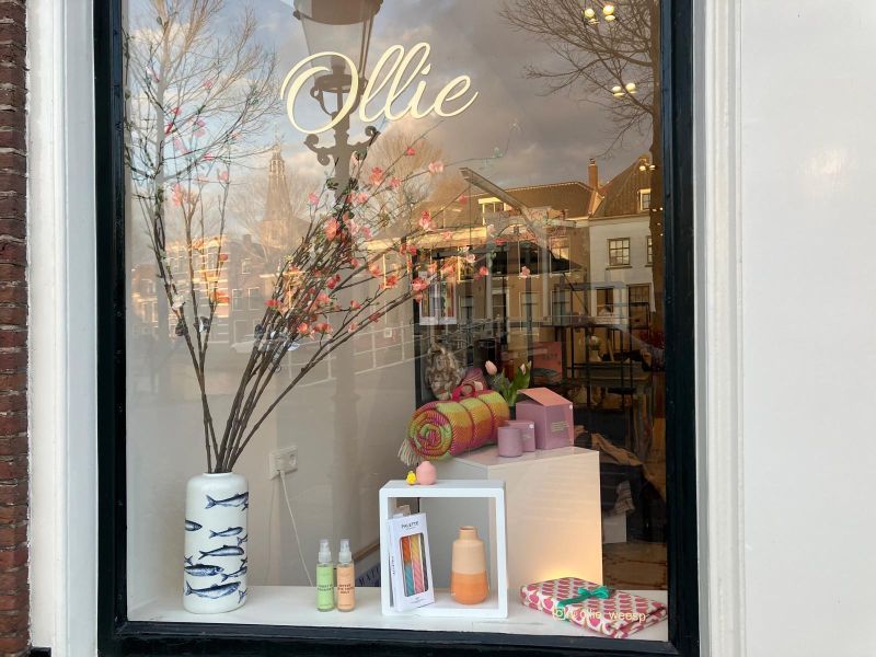 Ollie Weesp etalage met woonaccessoires