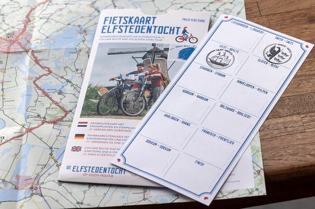 Fietskaart en stempelkaart Elfstedentocht op eigen houtje