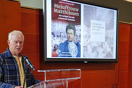 Gert Elzinga bij de opening van de tentoonstelling