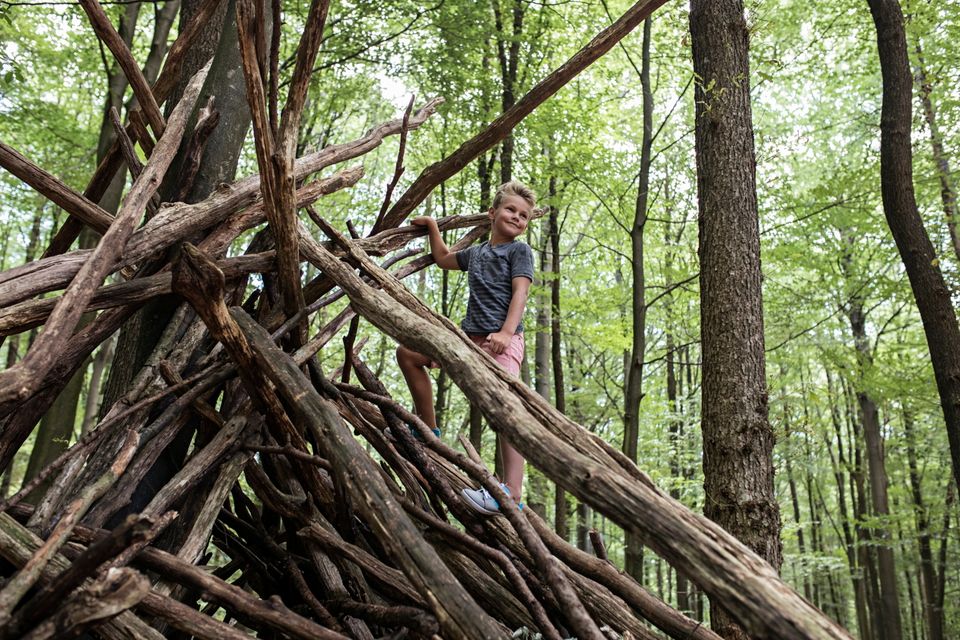 Spielen im Wald