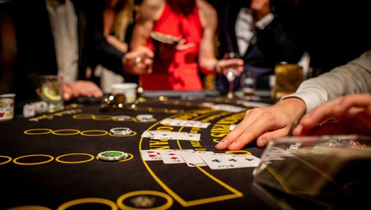 Viva la Valk | Casino Royale