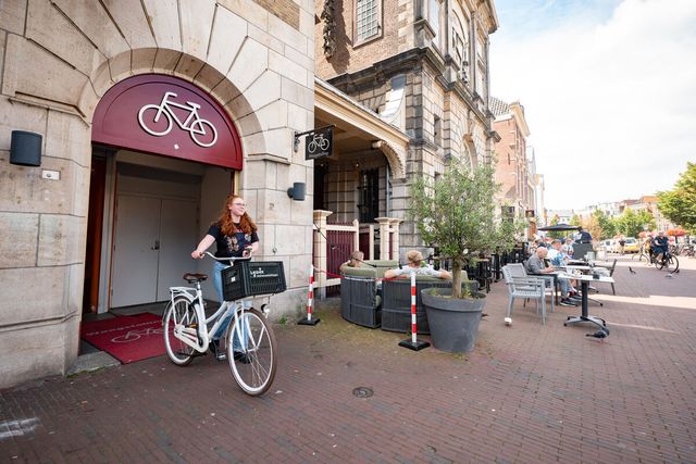 Waagstalling voor fietsparkeren in het centrum van Leiden