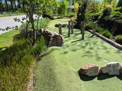 de adventuregolfbaan van Piet Plezier met aan de linkerkant de eg op de achtergrond