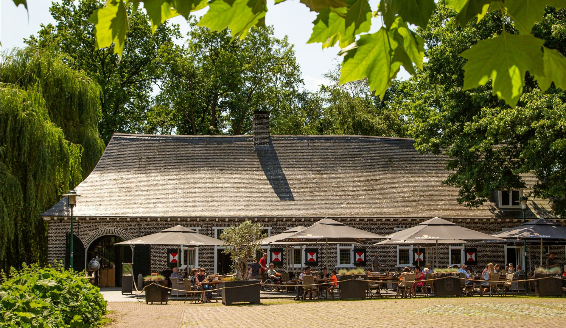 Restaurant Het Dinghuis mit Terrasse