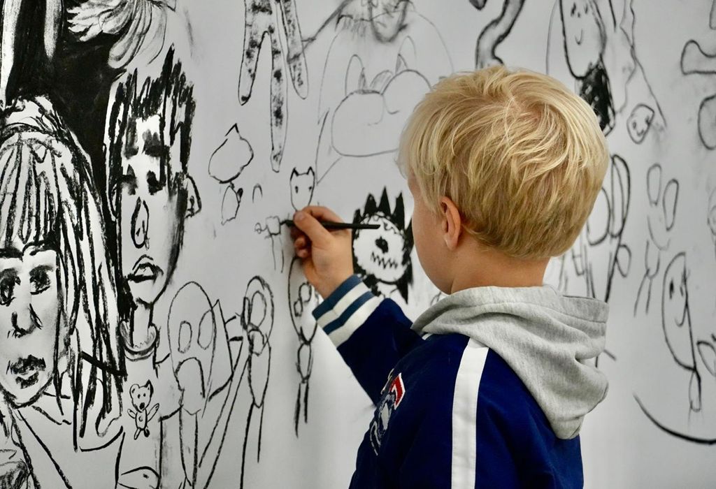 Deeper UnderGROÛND xxl houtskooltekening
