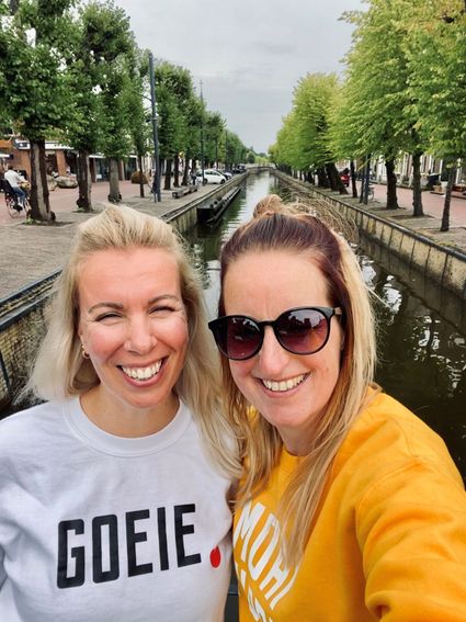 Lydia in Vera in Balk met Goeie en Moai Fuort trui
