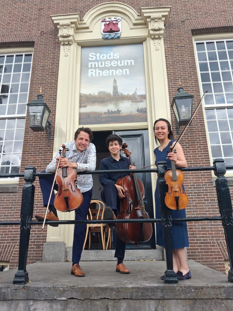Het Nussen Strijktrio voor het Stadsmuseum