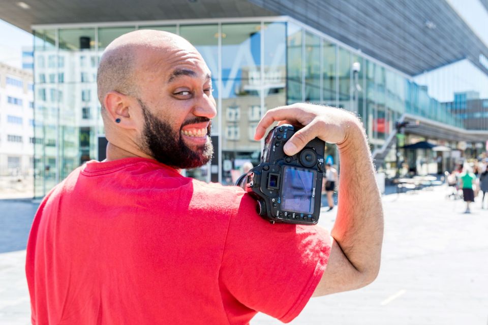 Fotograaf Richard Terborg tijdens de Discover Almere tour.