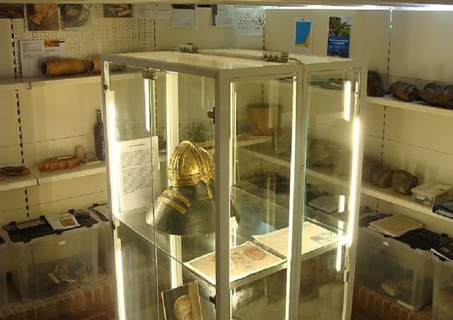 Archeologiekelder met o.a. Kopie van de vergulde Romeinse helm