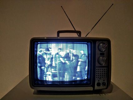 Oud televisie toestel uit de jaren '70