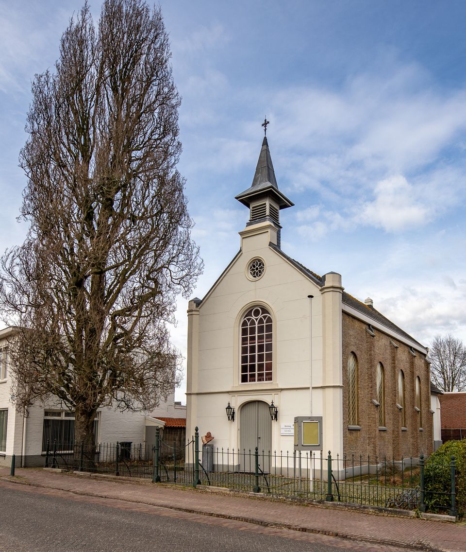 Angie Flare in der Kirche von Kouwenberg Aarle-Rixtel