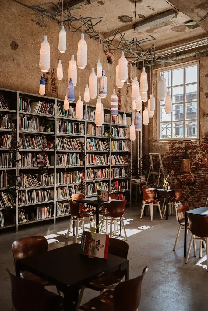 Ruimte koffiebranderij en horeca Koffiemiep in EKWC gebouw