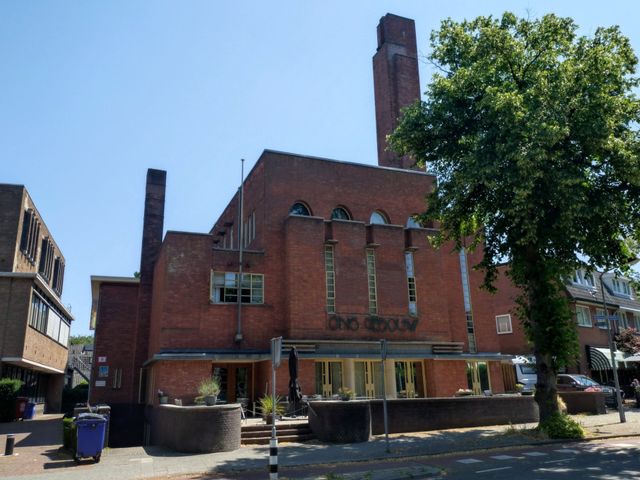 Ons Gebouw gezien vanaf de Havenstraat