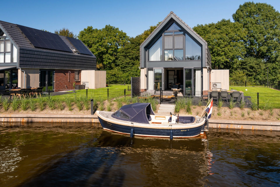 luxe vakantiehuis aan het water in balk