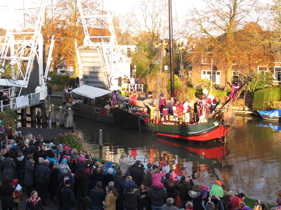 Sinterklaas komt aan in Vreeland