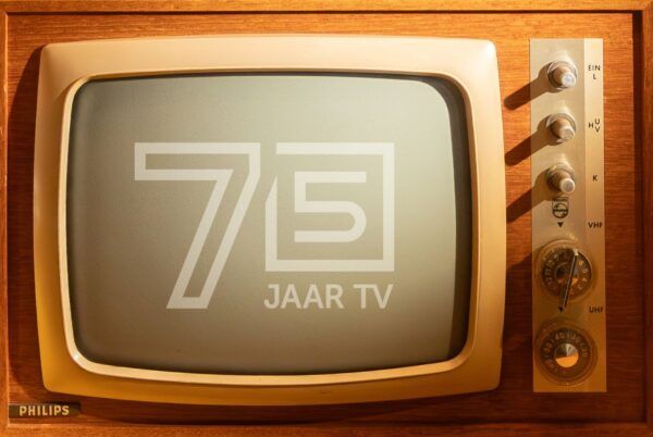 Oud televisie toestel uit de jaren '70