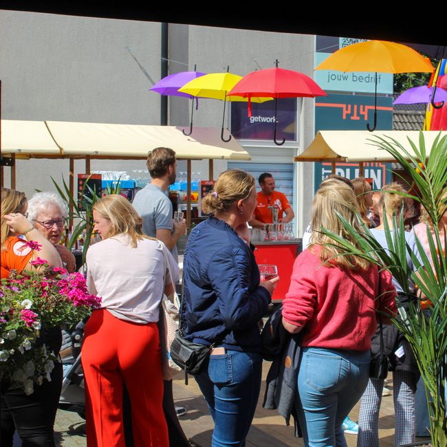 Het Plein 's zomers sfeertje