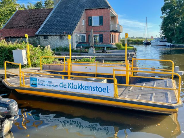 Het veertje bij de klokkenstoel