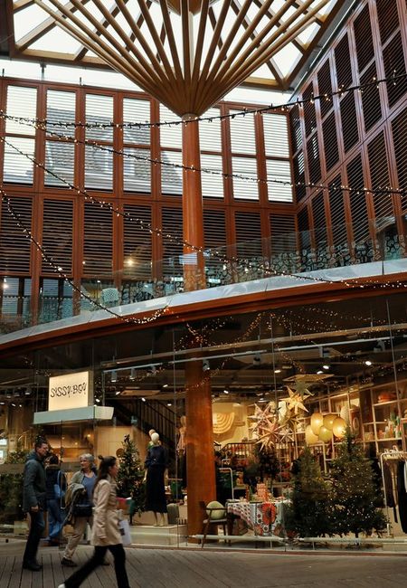 Mosae Forum shopping in December