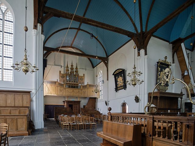 Het interieur van de Grote Kerk in Oosthuizen