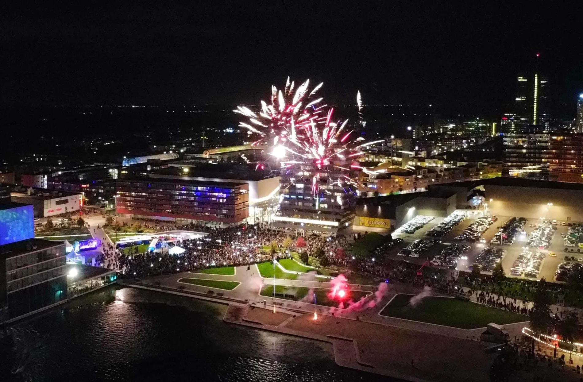 Video: Diwali Festival in centrum van Almere Stad bezocht door duizenden bezoekers