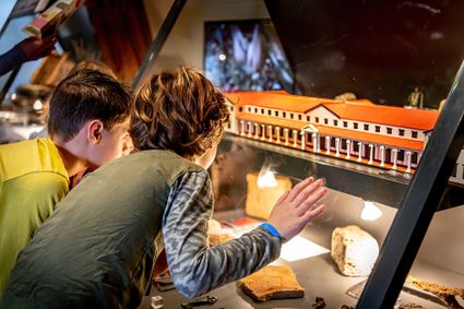 Leerlingen in Museum Kasteel  Wijchen