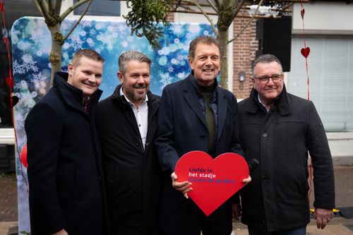 Robert ten Brink met twee wethouders en Bram's Natuur