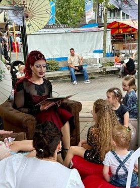 Voorleesmiddag met Dragqueen