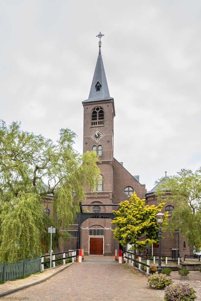 De buitenkant van de St. Vincentiuskerk