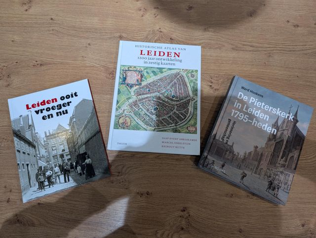 Boeken over Leiden in de VVV