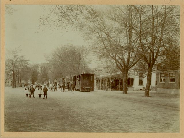 Een archief foto van de Beemster tram