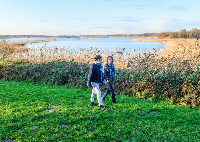 Naardermeer wandelaars in de herfst