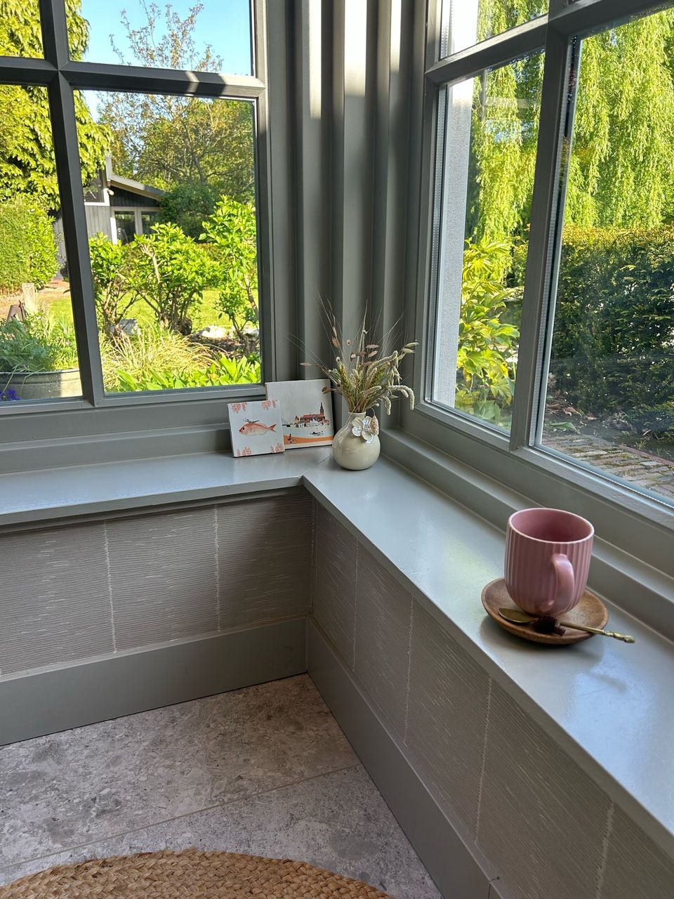 Tuin uitzicht bij FLOO Massagepraktijk in Huisseling